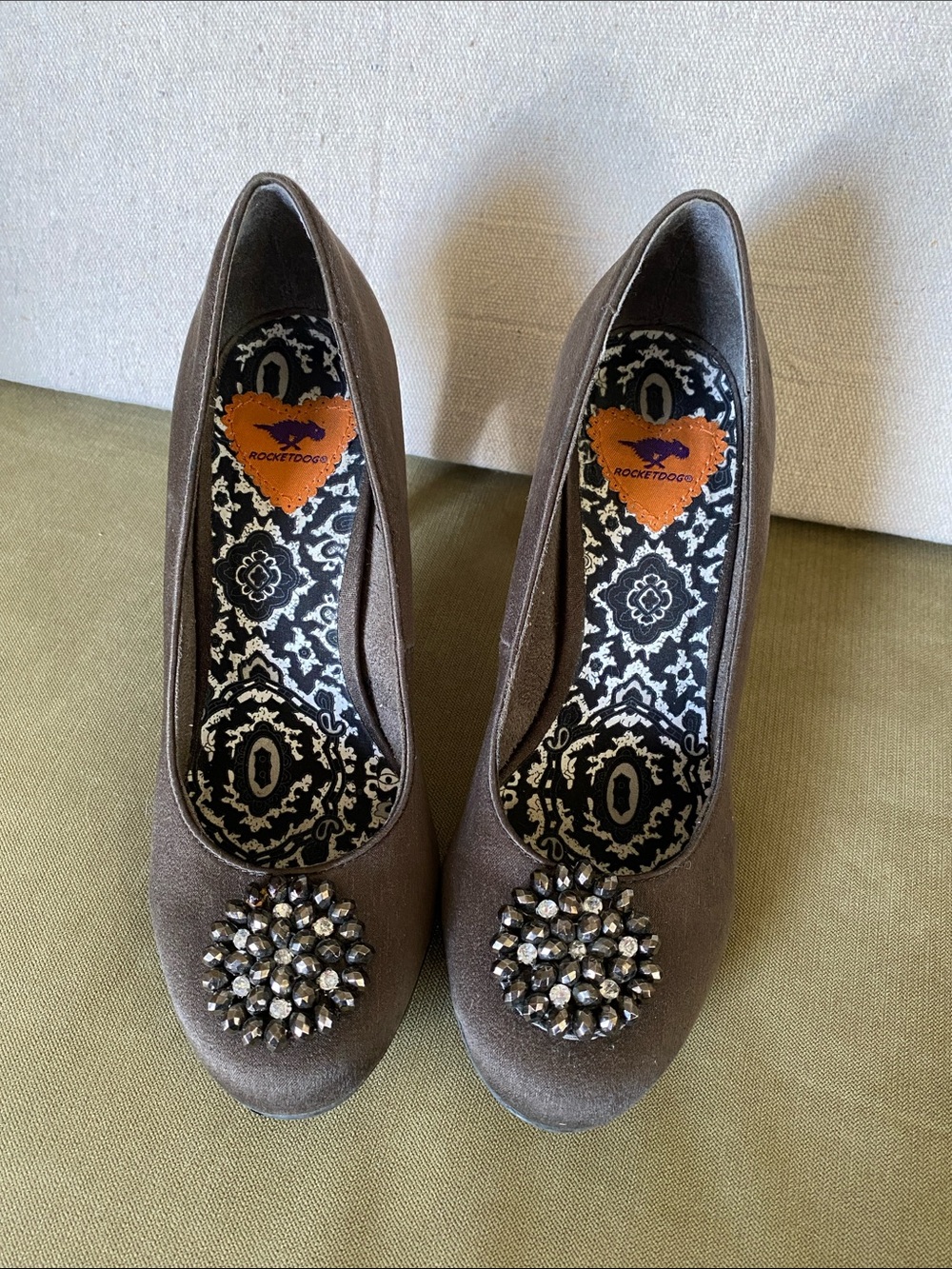 Rocket Dog Brown Jeweled Round-Toe Women’s Heels